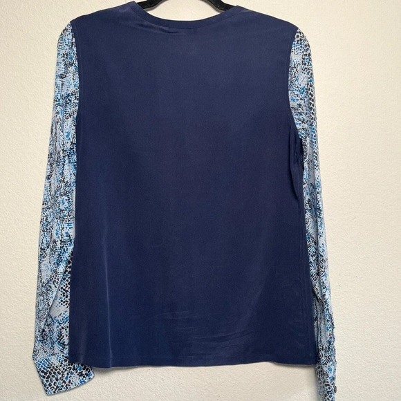 Equipment Liam Silk Blouse Top Blue Python Snake Print Long Sleeve Womens XS - Picture 6 of 8